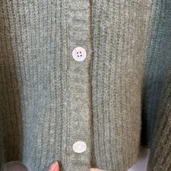 NWOT Aerie Unreal Short Sleeve Cardigan Sz XL Button Front Olive Green Relaxed - Picture 8 of 15